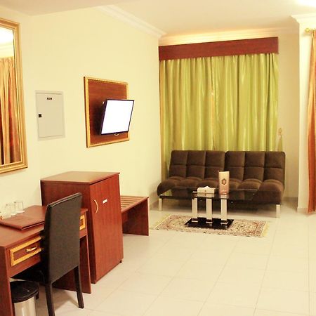 Montreal Naif Hotel Dubai Esterno foto