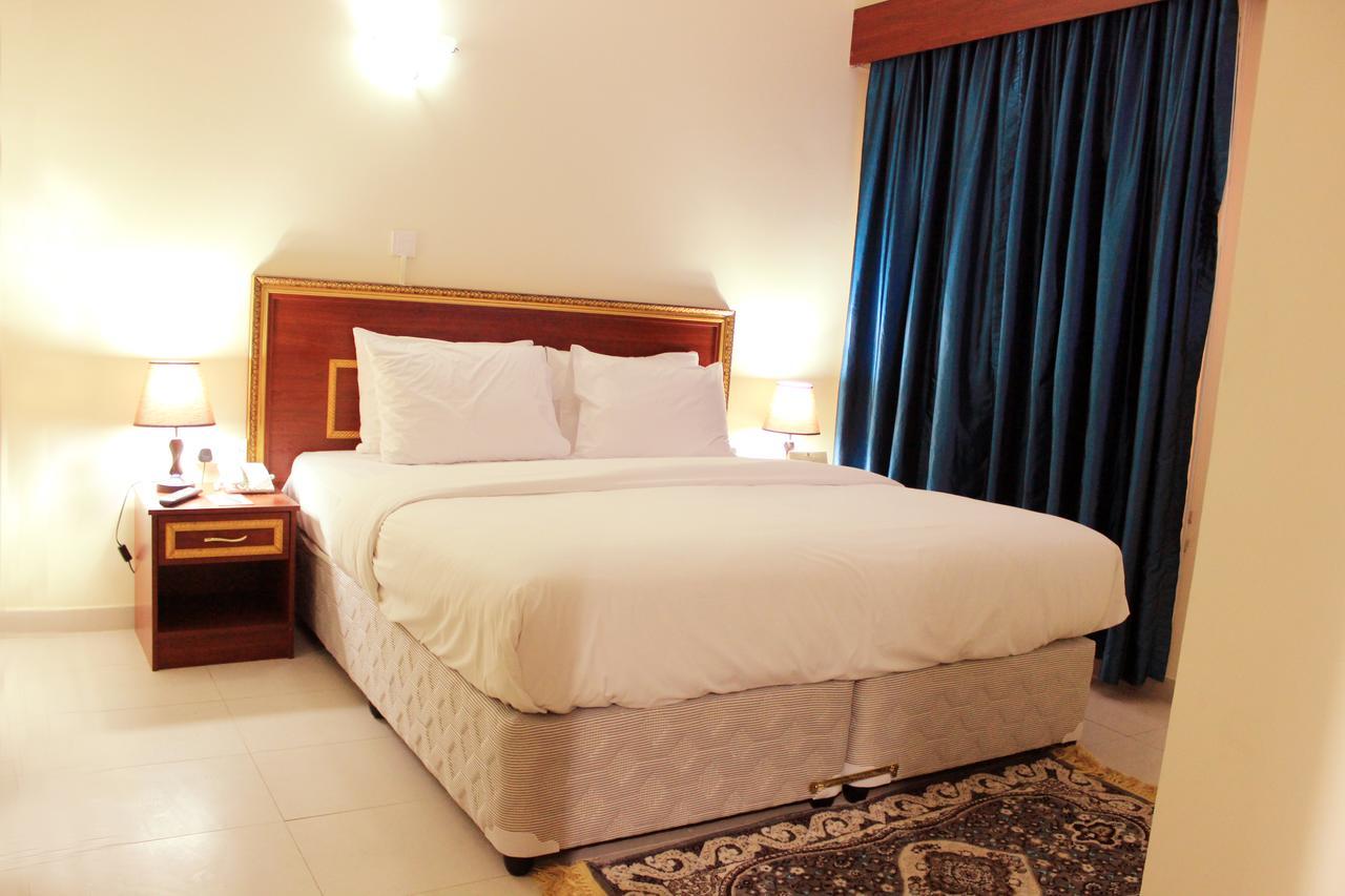 Montreal Naif Hotel Dubai Esterno foto