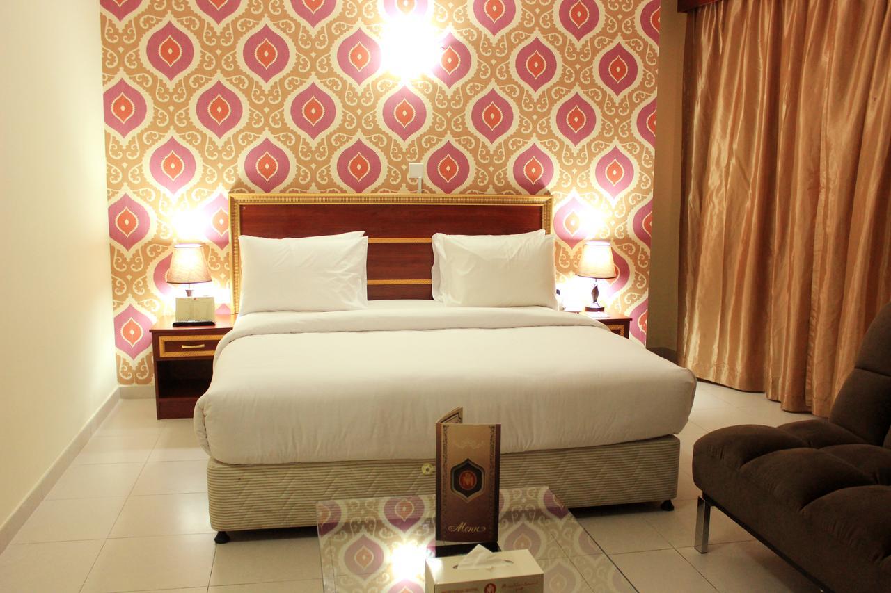 Montreal Naif Hotel Dubai Esterno foto