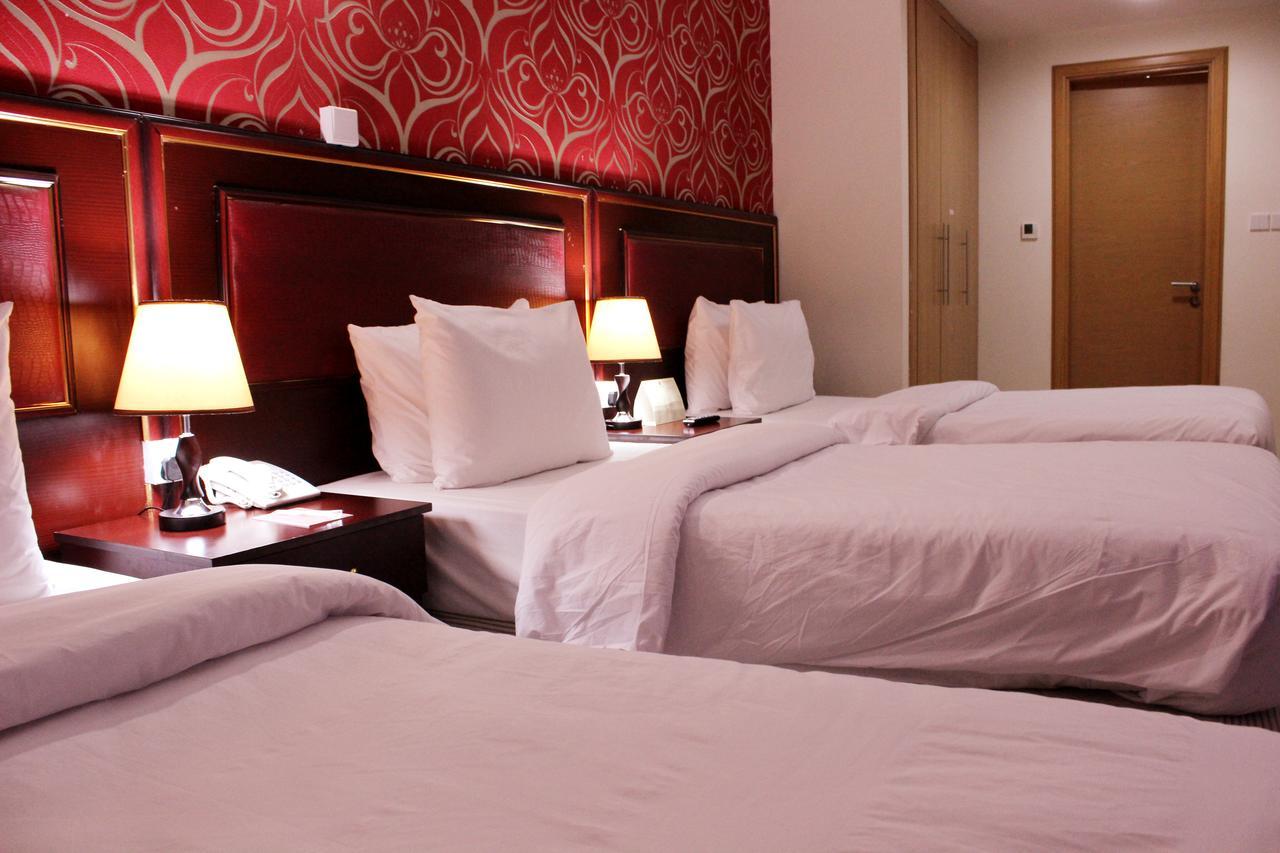 Montreal Naif Hotel Dubai Esterno foto