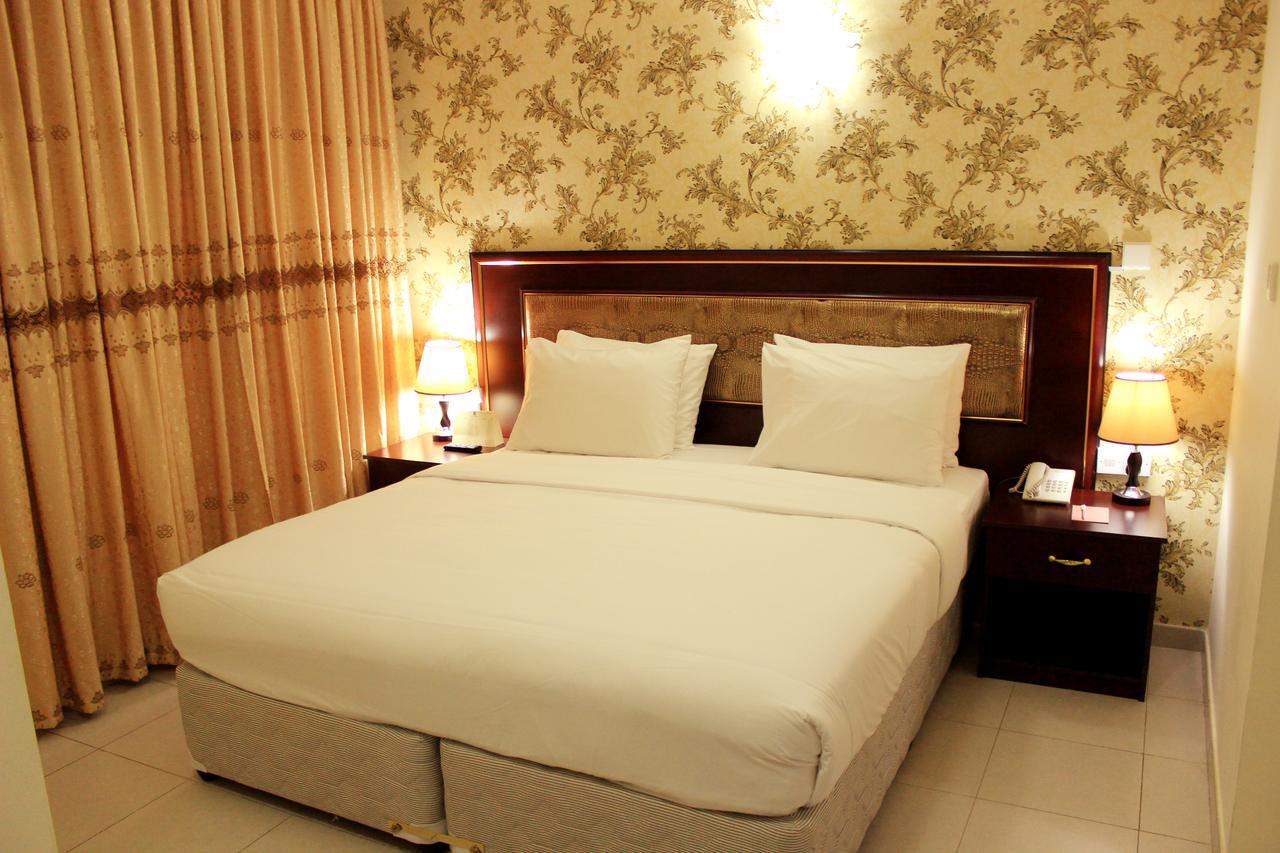 Montreal Naif Hotel Dubai Esterno foto