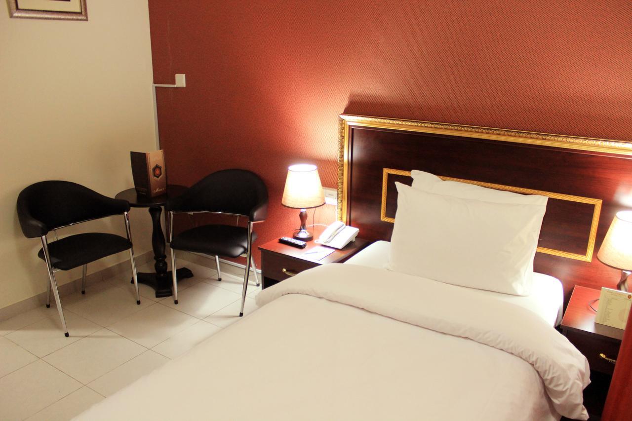 Montreal Naif Hotel Dubai Esterno foto