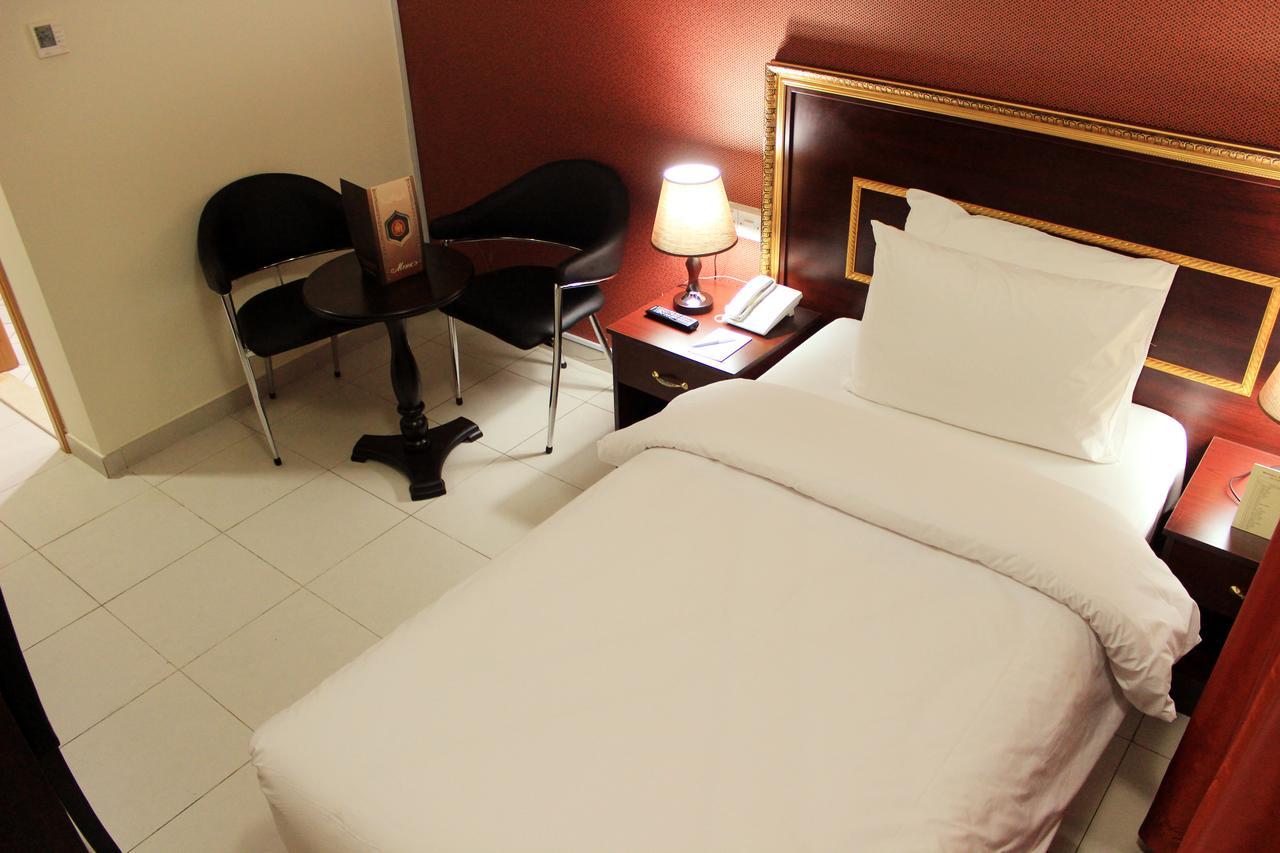 Montreal Naif Hotel Dubai Esterno foto