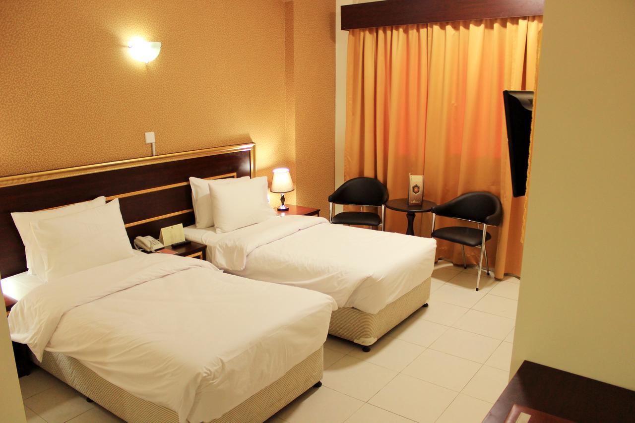 Montreal Naif Hotel Dubai Esterno foto