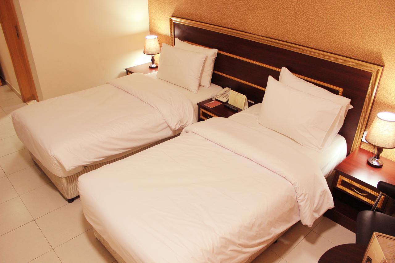 Montreal Naif Hotel Dubai Esterno foto