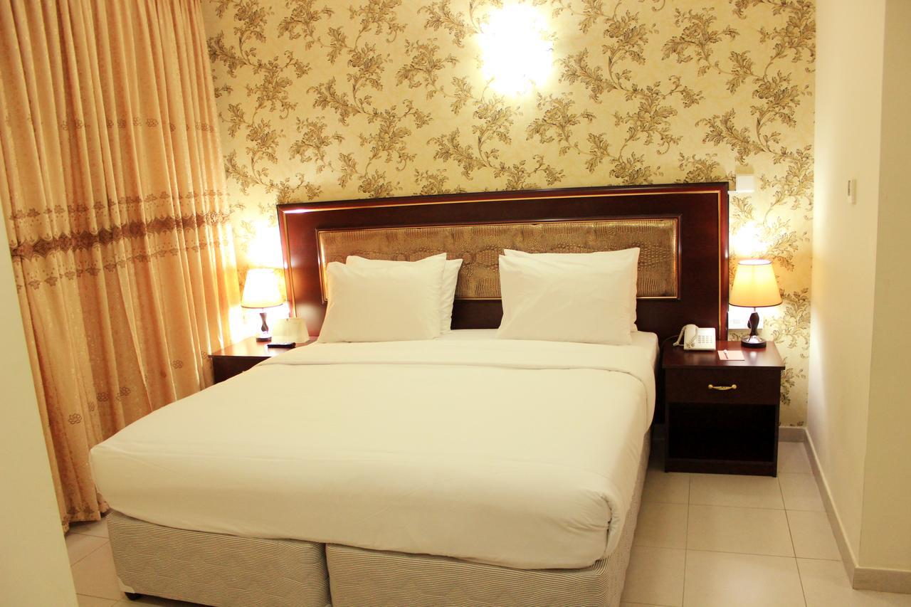 Montreal Naif Hotel Dubai Esterno foto