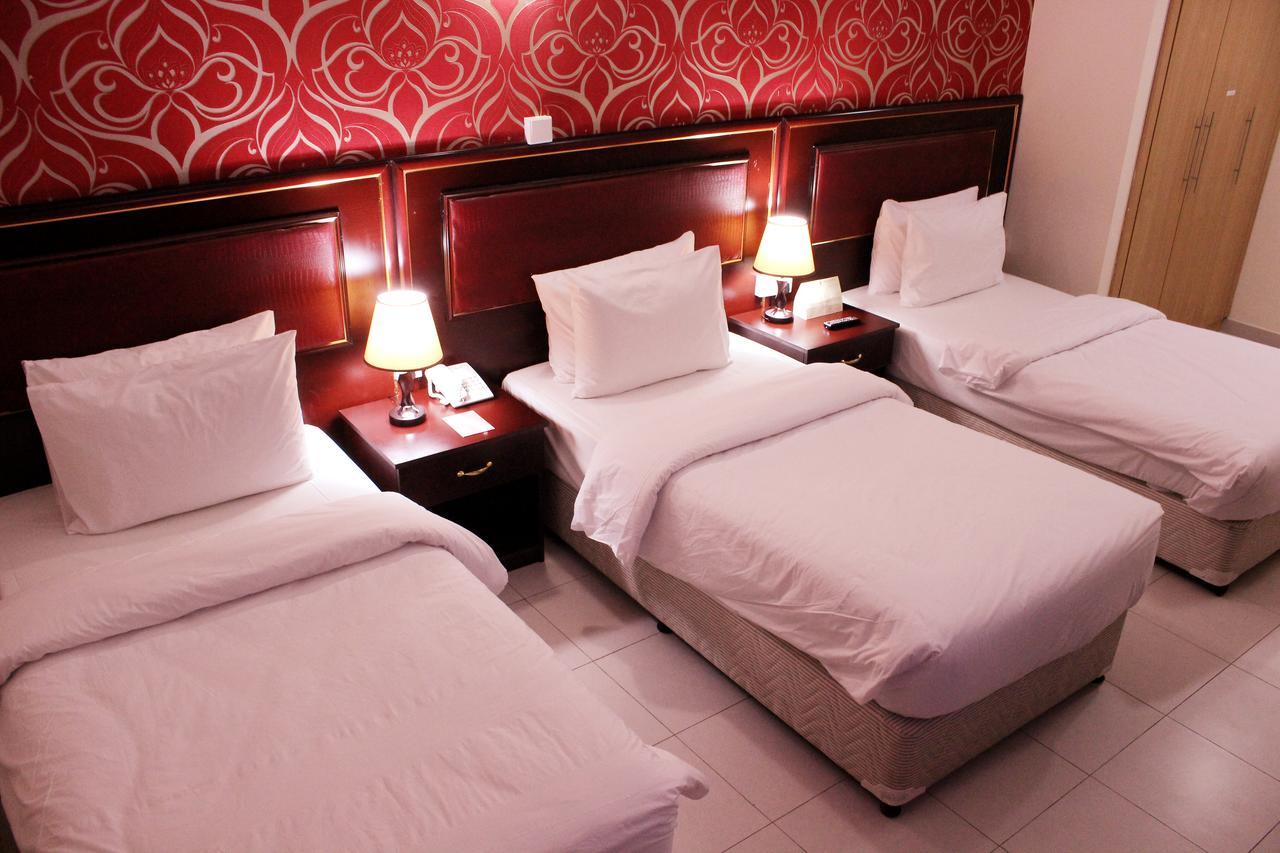 Montreal Naif Hotel Dubai Esterno foto