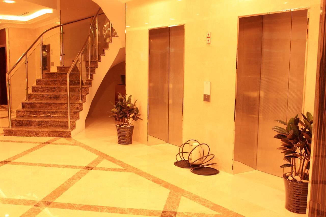 Montreal Naif Hotel Dubai Esterno foto
