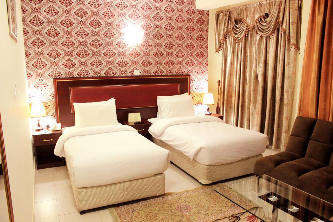 Montreal Naif Hotel Dubai Esterno foto