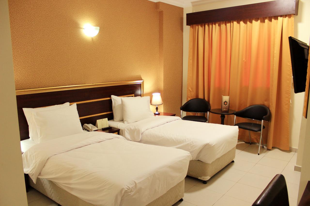 Montreal Naif Hotel Dubai Esterno foto