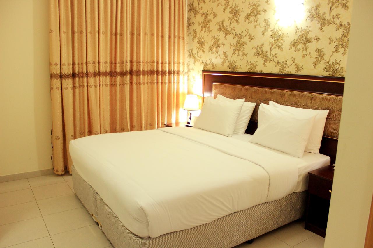 Montreal Naif Hotel Dubai Esterno foto