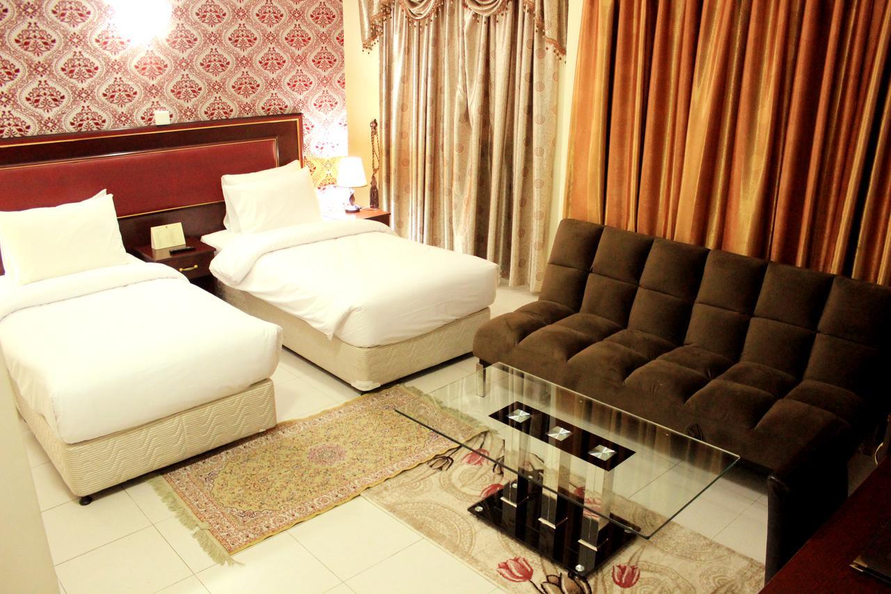 Montreal Naif Hotel Dubai Esterno foto