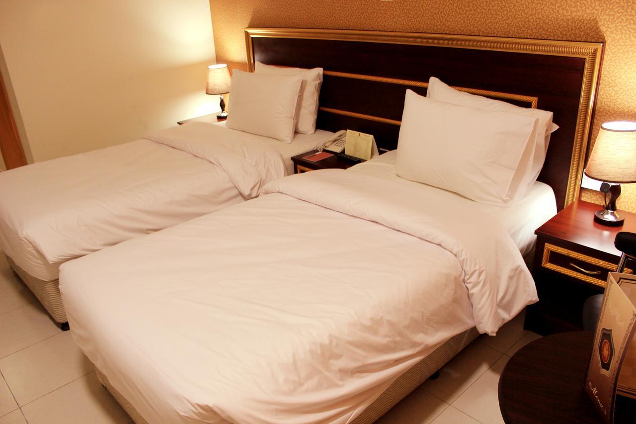 Montreal Naif Hotel Dubai Esterno foto