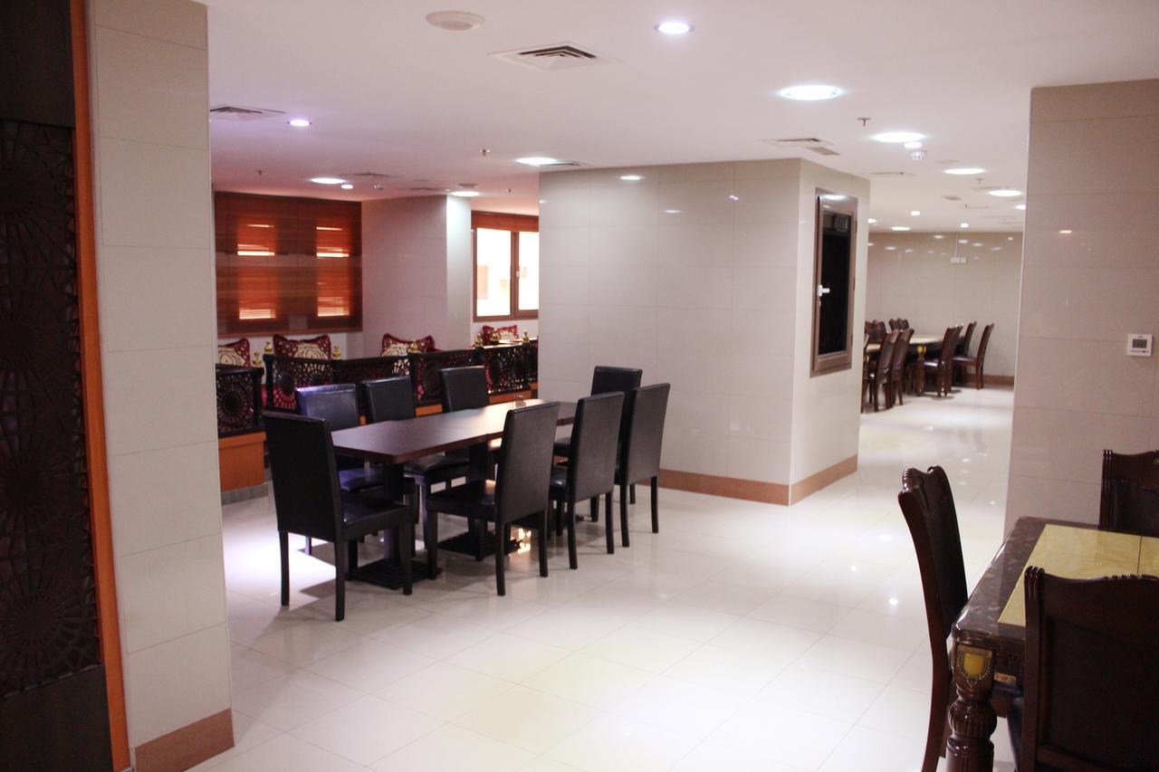 Montreal Naif Hotel Dubai Esterno foto