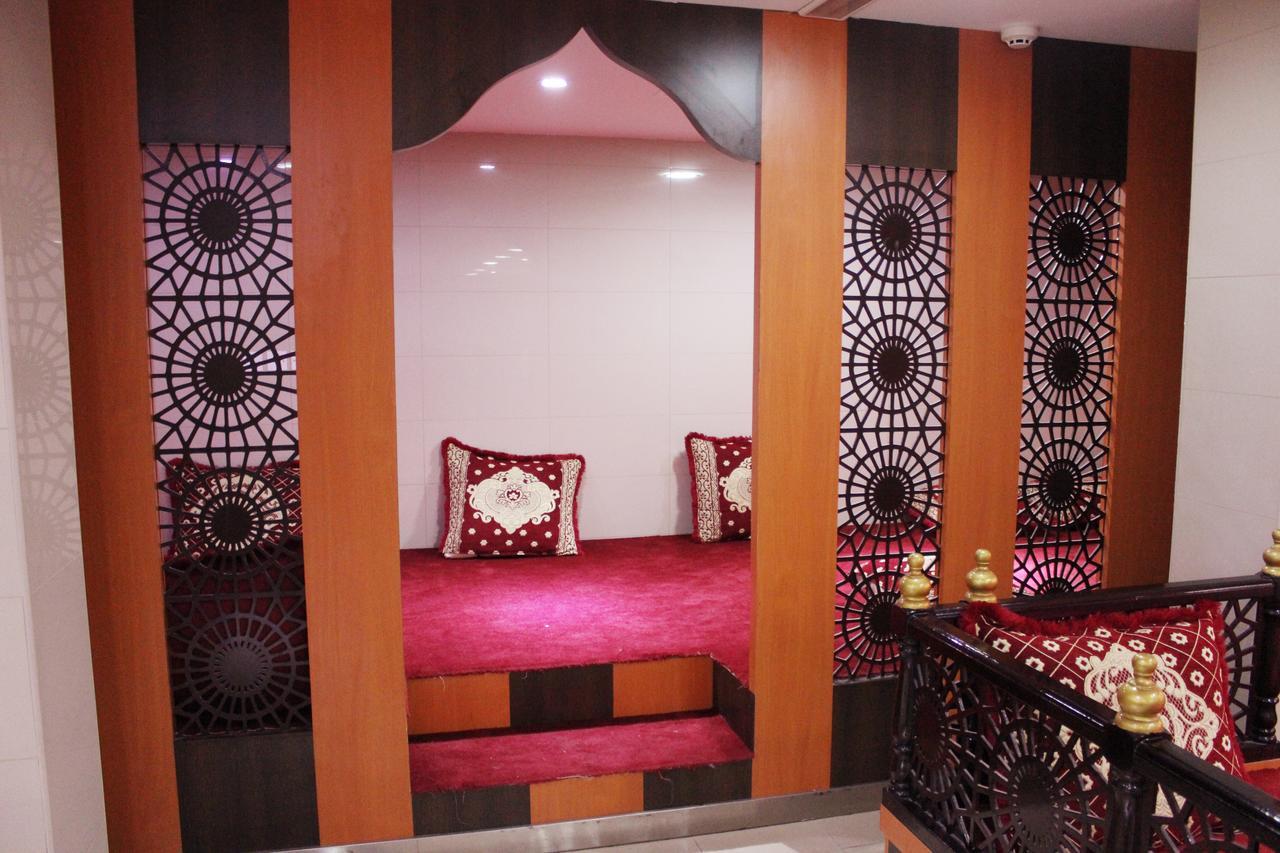 Montreal Naif Hotel Dubai Esterno foto